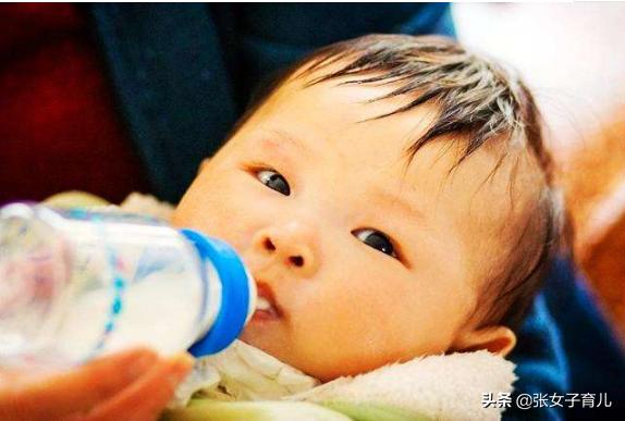 哺乳期间宝妈不能吃什么东西_哺乳期吃的东西宝宝能吸收吗_喂奶可以吃东西吗
